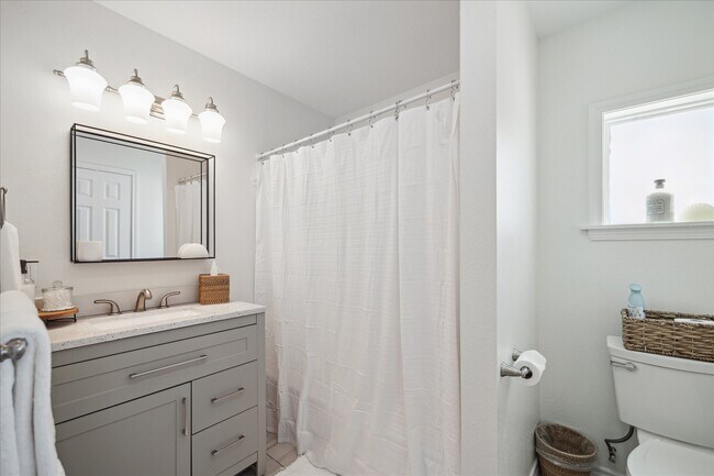 Building Photo - 1213 55th St