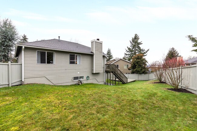 Building Photo - 4Bd/2.5Ba Kirkland Home