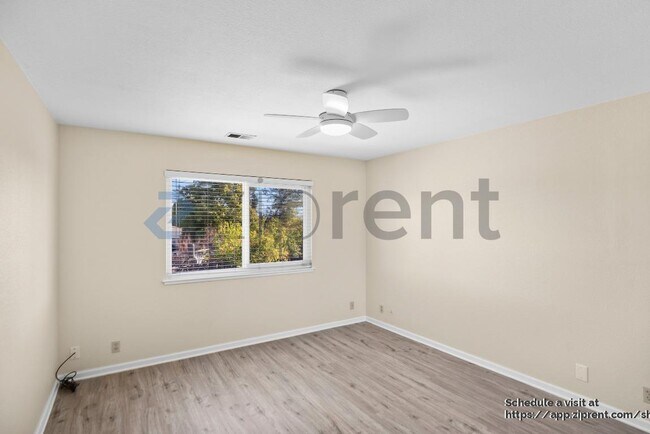 Building Photo - 8370 Parish Way