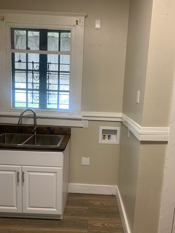 Building Photo - 8939 Dixon St