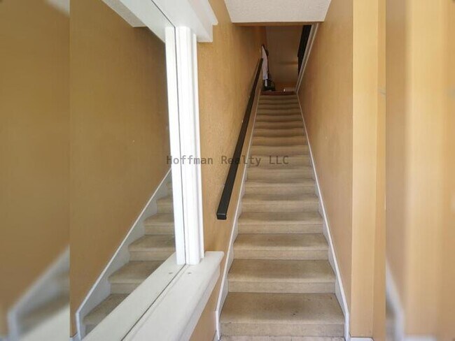 Building Photo - Harbour Island - Resort Style Living in a ...