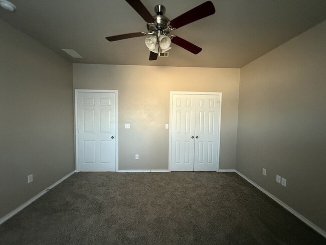 Building Photo - 704 E College St