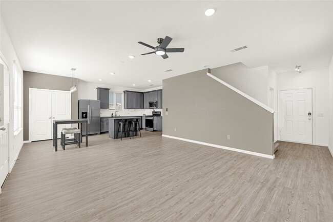 Building Photo - 318 Maple Bark Trl