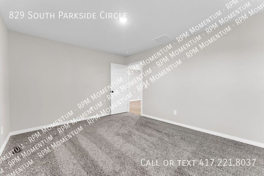 Building Photo - 829 S Parkside Cir