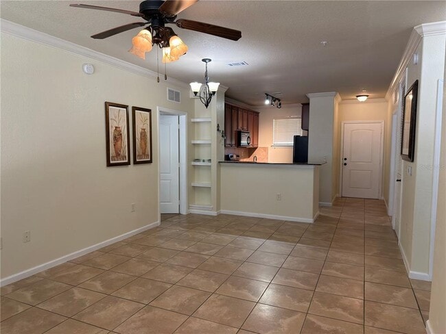 Building Photo - 902 Charo Pkwy