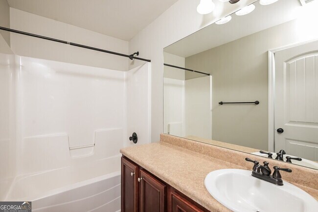 Building Photo - 2048 Woodland Brook Dr