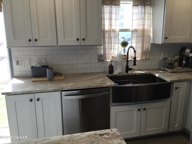 Building Photo - 1571 S Atlantic Ave