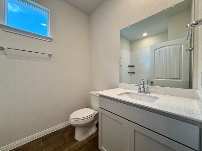 Building Photo - 904 Vogel Dr