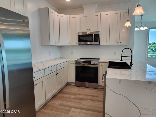 Building Photo - 300 Penny Ct