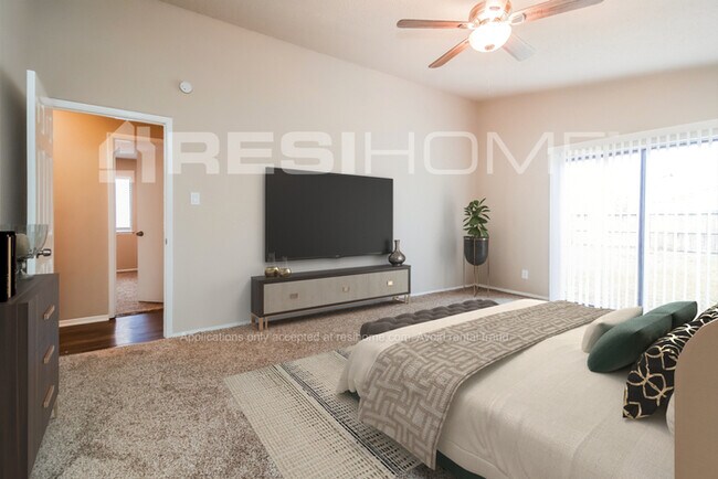 Building Photo - 6330 Dellfern Dr
