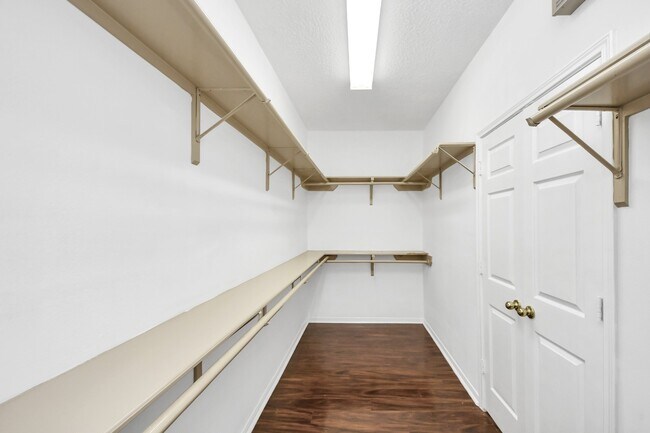 Building Photo - 4126 Midstream Dr