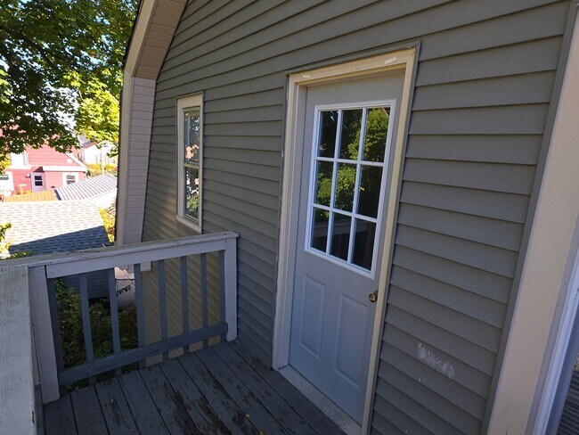 Building Photo - 1214 Hamilton St