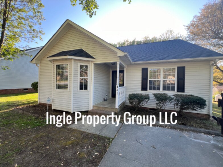 Primary Photo - 341 N Hickory St