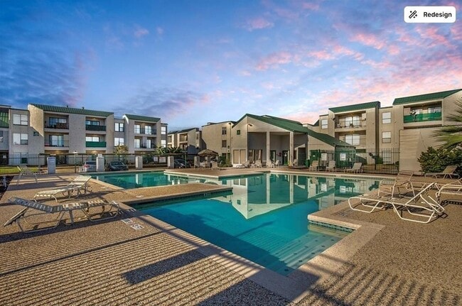 Primary Photo - 2830 S Bartell Dr