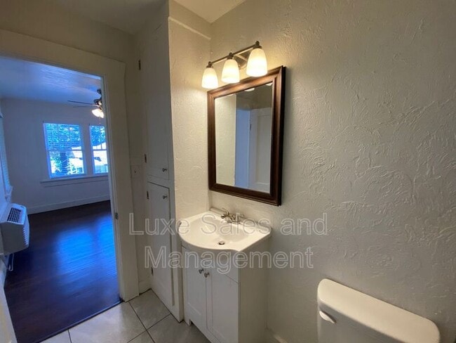 Building Photo - 119 NW 27th St