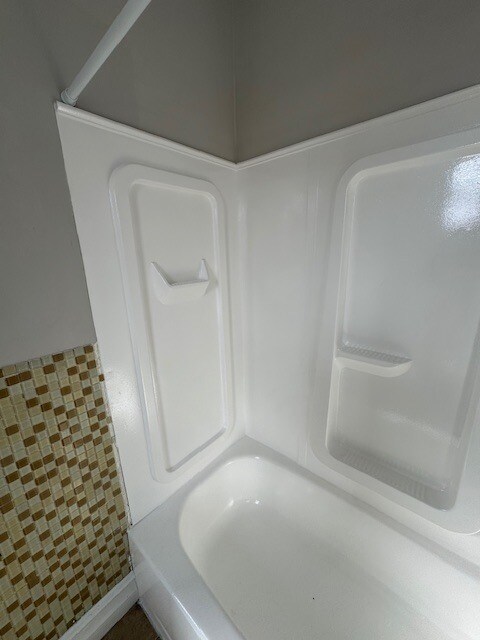 Building Photo - 467 N Evans St