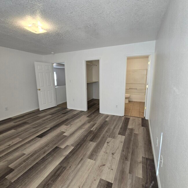 Building Photo - 8204 Tangerine Pl NW