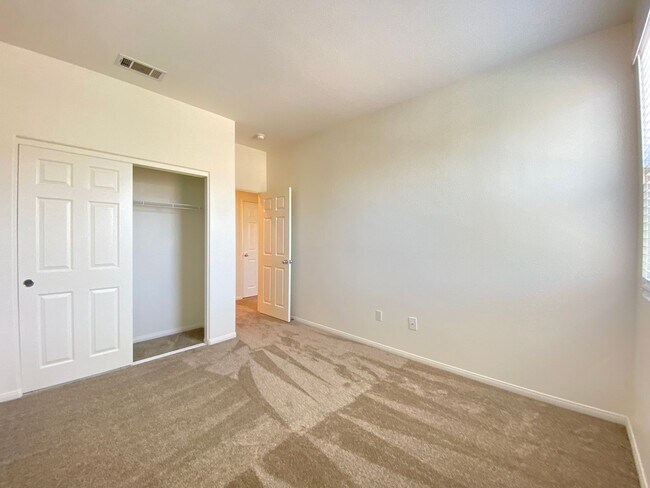 Building Photo - 1352 Enchante Way