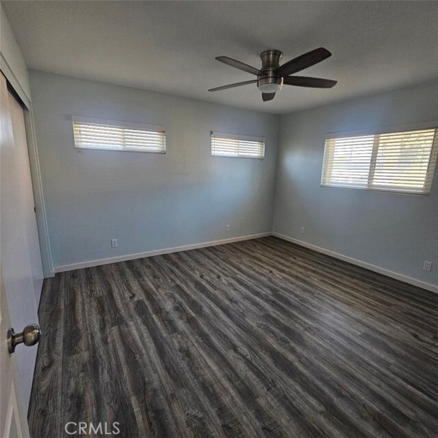 Building Photo - 746 River Dr