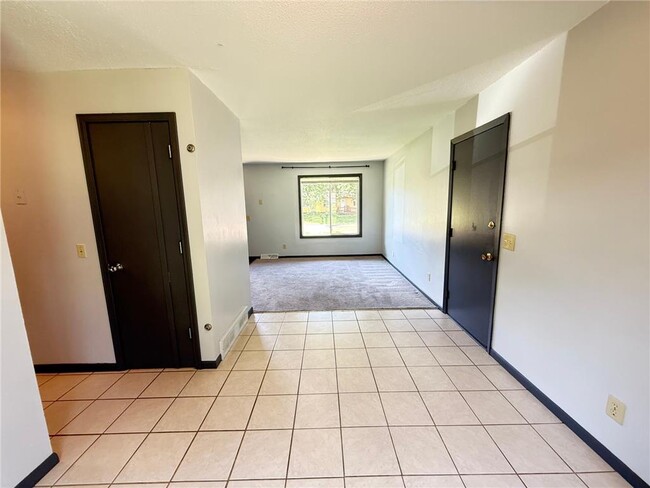 Building Photo - 415 Belle Aire Dr