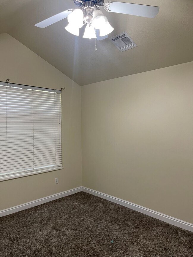 Building Photo - Beautiful Lehi home for rent!