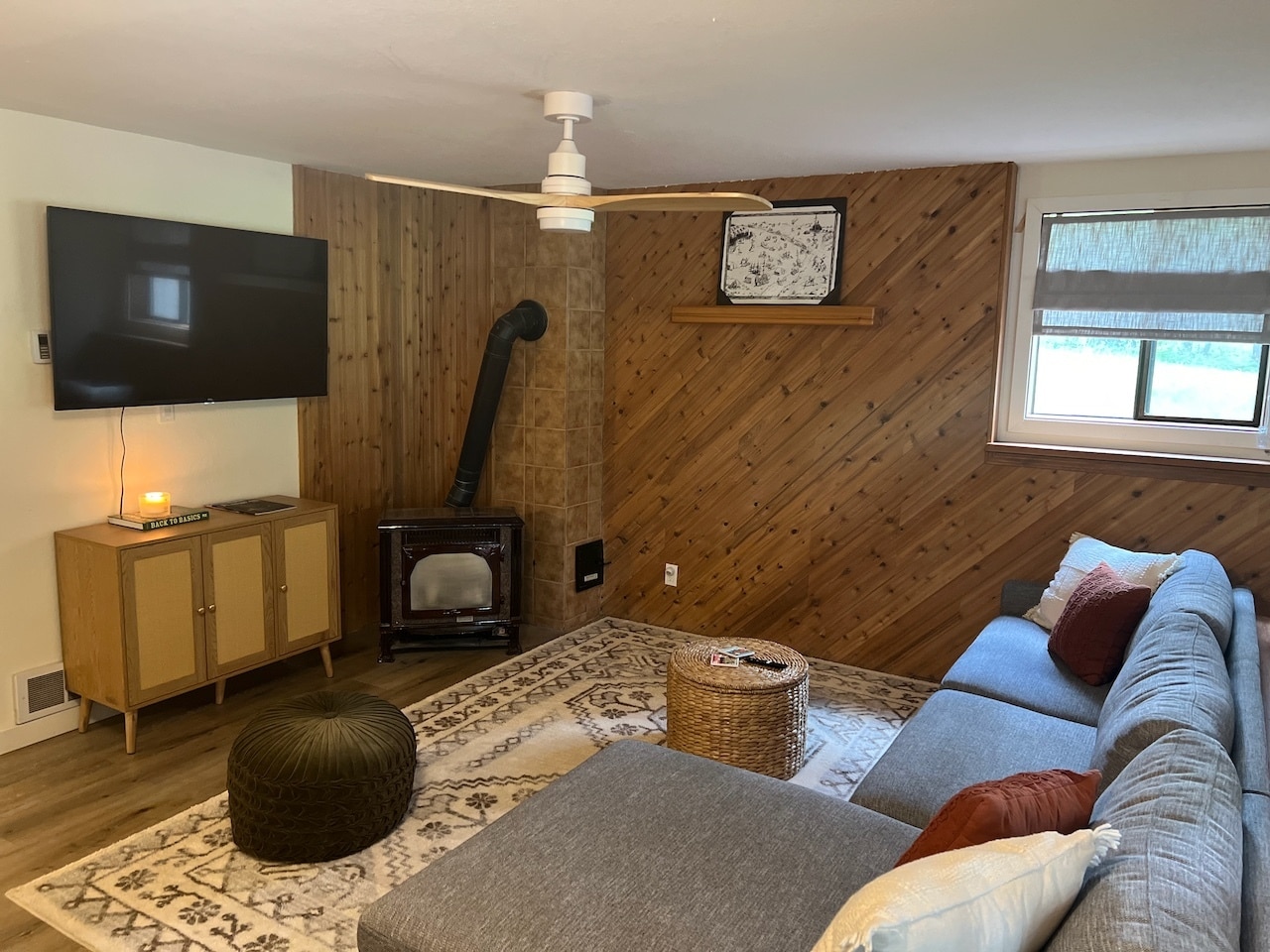 Lower level living room - 128 Mallard Loop