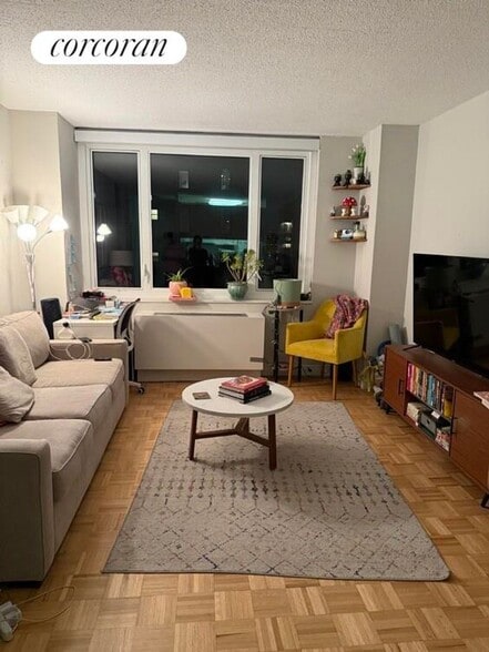 Primary Photo - 205 E 95th St