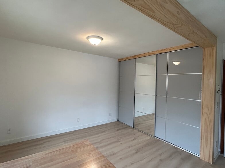 9'X 8' closet/pantry system - 217 N Franklin St