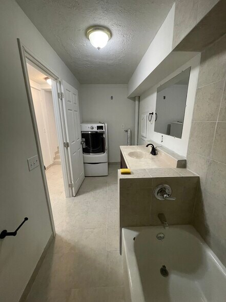 Building Photo - 473 S 380 W