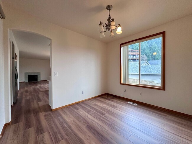 Building Photo - Beautiful Move-In Ready Single-Family Home on a Corner Lot in Gresham!