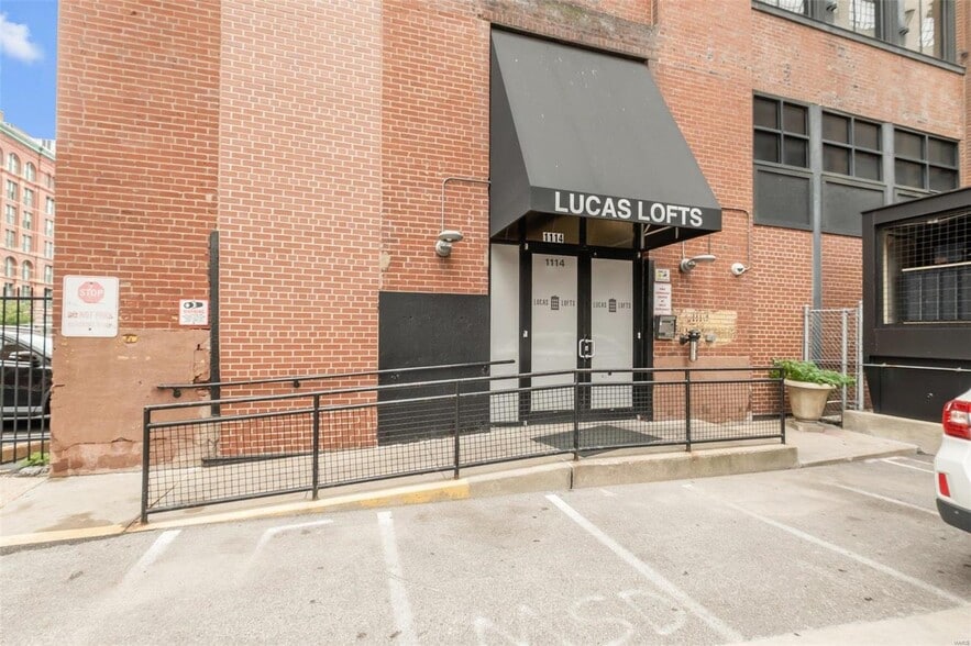 Building Photo - 1114 Lucas Ave