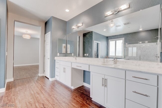 Building Photo - 2489 Cingoli St