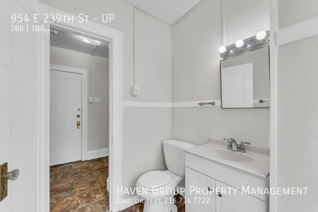 Building Photo - 954 E 239th St