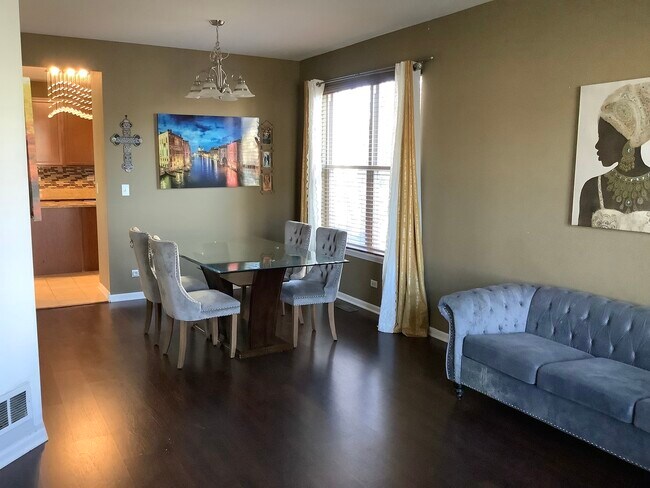 Building Photo - 2956 Aberdeen Dr