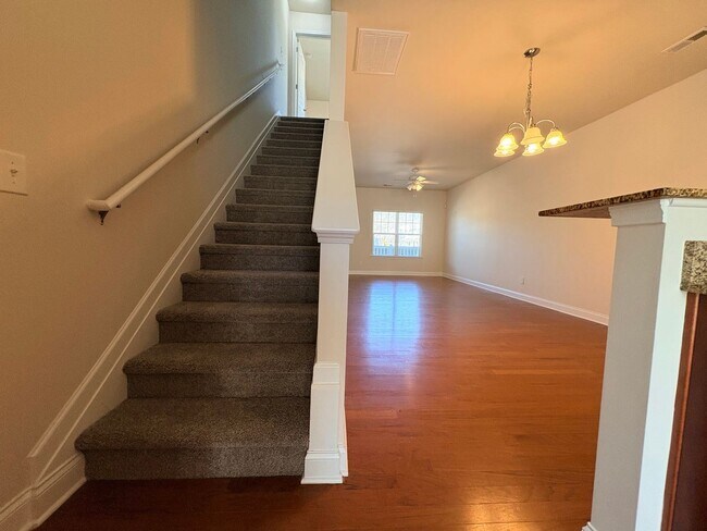 Building Photo - 2 Bedroom Townhome in Prosperity Village