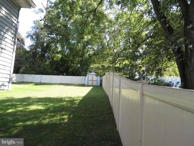 Building Photo - 1513 Wampanoag Dr