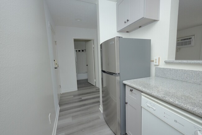 Building Photo - 1632 N Formosa Ave