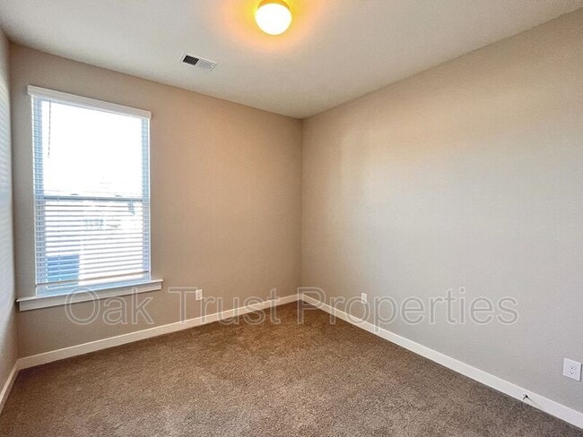 Building Photo - 117 Summer Tanager Dr