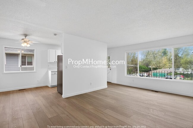 Building Photo - Updated Second-Story Two Bedroom Home In Beaverton!