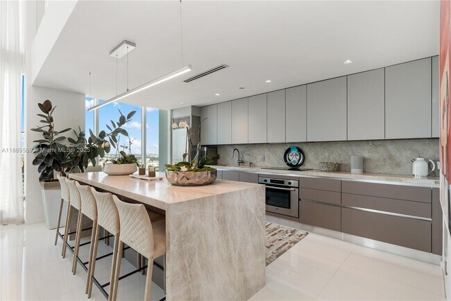 Building Photo - 1040 Biscayne Blvd