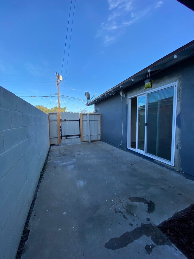 Building Photo - 2040 Prospect St