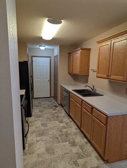 Kitchen - 2118 SW 36th St