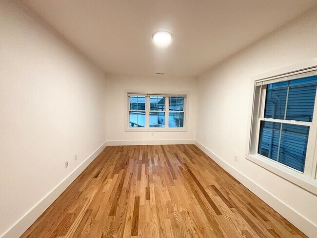 Building Photo - 134 Bow St