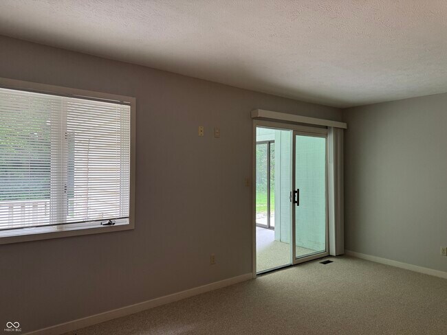 Building Photo - 329 Sandbrook Dr