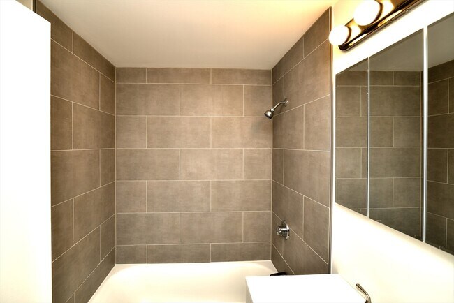 Building Photo - 21 Shafter St