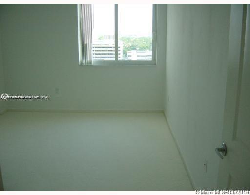 Building Photo - 10 Aragon Ave