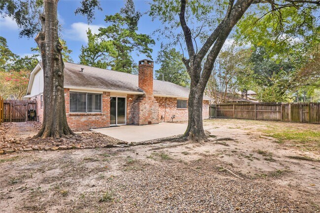 Building Photo - 2022 Fir Springs Dr