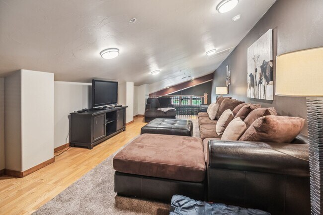 Building Photo - Downtown Frisco! Tons of space, amazing lo...