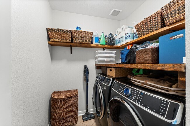 Building Photo - 115 Cobblestone Ct