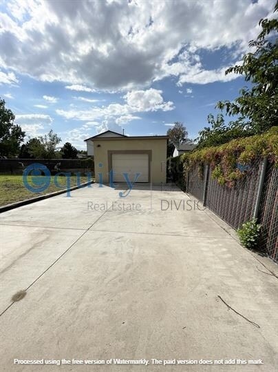 Building Photo - 5534 S Tropicana Dr